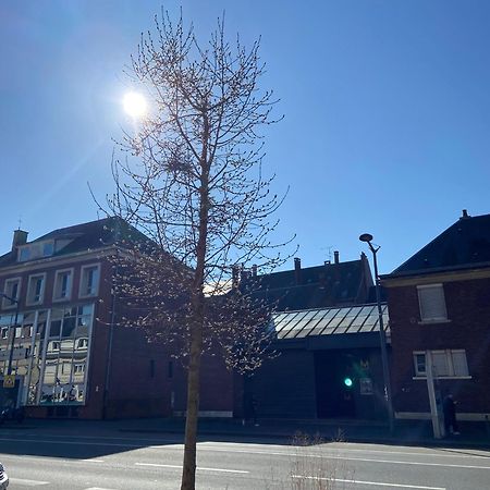 2 Chambres Hyper Centre Avec Place De Parking Et Wifi Amiens Exterior foto
